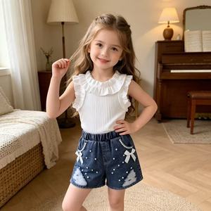 Nueva Colección Verano 2026: <span class=keywords><strong>Ropa</strong></span> de Bebé al por Mayor - Chaleco Blanco y Pantalones Cortos <span class=keywords><strong>Retro</strong></span> con Perlas para Niñas - Estilo y Moda - ¡Listo para Enviar! - ¡Oferta Caliente! - Product Image 5