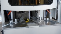 Máquina de Limpieza de Escoria de Soldadura para Ventanas de Plástico, Control de Dos Ejes, Limpiador de Esquinas de Ventanas CNC