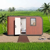 Hôtel-cabane mobile en conteneur modifié, thème ciel étoilé, avec design moderne et caractéristiques respirantes