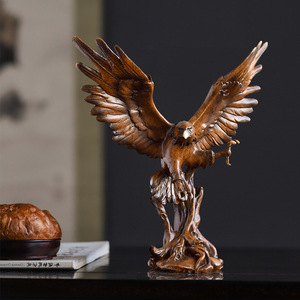 Decoración <span class=keywords><strong>de</strong></span> escritorio <span class=keywords><strong>de</strong></span> oficina en casa, regalo <span class=keywords><strong>de</strong></span> Navidad, resina <span class=keywords><strong>de</strong></span> estilo americano, adorno <span class=keywords><strong>de</strong></span> águila dorada ecológico - Product Image 4
