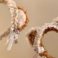 Niedliches handgemachtes Plüsch-Stirnband mit Bärenohren und Spitzenbogen – Süßes Haar-Accessoire für Damen zum Gesichtwaschen zu Hause, mit hoher Krone