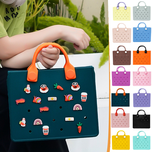 Bolsos <span class=keywords><strong>de</strong></span> mano <span class=keywords><strong>de</strong></span> EVA impermeables <span class=keywords><strong>de</strong></span> nuevo diseño al por mayor, bolsos tote perforados DIY coloridos con correa para el hombro para mujer, a granel - Product Image 6