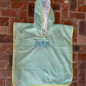 Copricostume Estivo in Seersucker con Cappuccio per Neonata, Ricamo Abbinato e Volant in Tessuto Spugna - Product Image 5