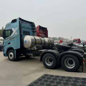 รถบรรทุกหัวลากดีเซล Shacman X5000 มือสอง 6x4 8 ล้อ เกียร์อัตโนมัติ เครื่องยนต์ Weichai 251-350 แรงม้า ยูโร 2 สำหรับงานหนักบนท้องถนน - Product Image 4
