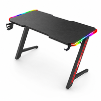 Bureau de jeu ergonomique moderne et cool avec éclairage RGB, table de jeu en fibre de carbone personnalisée, bureau de jeu pour le bureau
