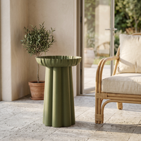 Table d'appoint console moderne en métal, haute, avec plateau à volants et jupe cannelée, finition antirouille, pour salon et hôtel