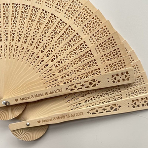 Abanico Plegable <span class=keywords><strong>de</strong></span> Madera <span class=keywords><strong>Grabado</strong></span> Personalizado <span class=keywords><strong>de</strong></span> Alta Calidad, Recuerdos <span class=keywords><strong>de</strong></span> Boda, Portátil para Invitados - Product Image 1