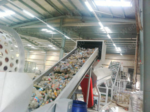Fournisseur professionnel de ligne intégrée de tri, lavage, broyage et séchage de bouteilles en plastique PET pour l'économie d'eau et le recyclage - Product Image 4