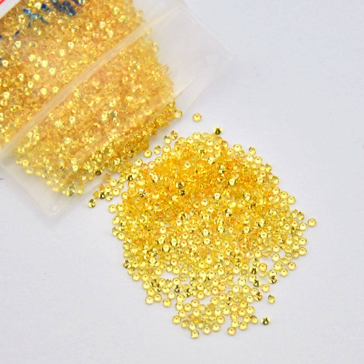 สีเหลือง