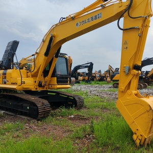 En stock, excavatrice sur chenilles Komatsu PC210LC d'occasion, engin de construction de taille moyenne - Product Image 5