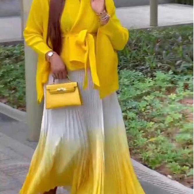 สีเหลือง