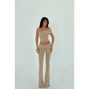 Costume pantalon en satin beige pour femme de bureau, design plissé décontracté avec décoration boutonnée pour l'été - Product Image 3