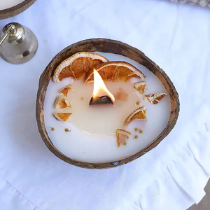 Velas Aromáticas Naturales para el Hogar, con Flores Secas de Lavanda y Rosa, Ecológicas, de Cera de Soja en Cáscara de Coco - Product Image 1