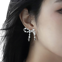 Boucles d'oreilles élégantes en forme de nœud avec perles et strass pour femmes, délicates, en argent sterling 925, boucles d'oreilles tendance, bijoux de créateur personnalisés, vente en gros