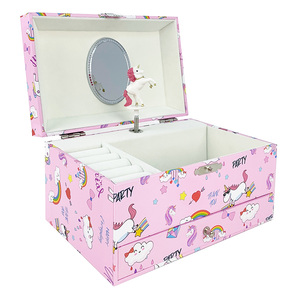 Boîte à musique personnalisée Yiyu ou <span class=keywords><strong>carrousel</strong></span>, boîte à bijoux musicale personnalisée avec tiroir et fente pour bague, design licorne, vente <span class=keywords><strong>en</strong></span> gros OEM, cadeau - Product Image 3