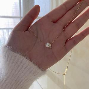 Collar de Plata de Ley S925 Estilo Francés con Pequeño Dije de Fragancia, Zirconia Cúbica Superbrillante, Flores y Perlas Naturales de Agua Dulce para Clavícula - Product Image 1