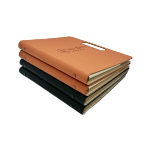 Carnet de notes à couverture rigide en carton de haute qualité de la marque BOLLA, relié par couture, avec logo gaufré, porte-stylo, imprimé offset – Vente en gros - Product Image 1