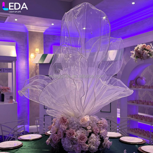 Centre de table de mariage moderne LEDA, fleur géante en organza de soie, fleur artificielle blanche - Product Image 2