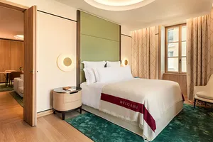Guangzhou Manufacturer Hotel Furniture Supplier Luxury Hilton Hotel Project Nodic Wooden Bed Room Furniture Set