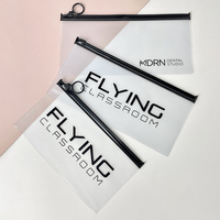 Sacs en PVC transparent givré personnalisables avec votre logo, faible MOQ, étanches, pour brosses à dents orthodontiques, cadeaux et cliniques dentaires