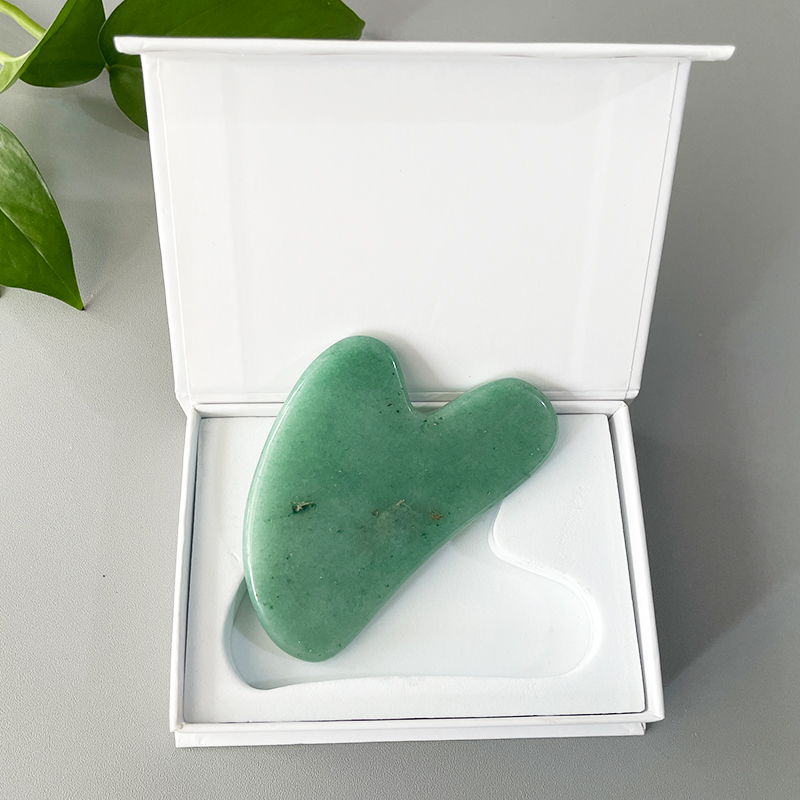 Aventurine verte gua sha avec boîte