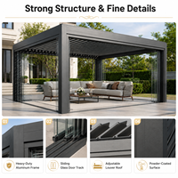 Pergola bioclimatique en aluminium à lames orientables avec portes vitrées, motorisée et étanche, pour villa