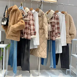 Giacca Imbottita Vari Modelli da 11 a 14, Cappotto Leggero Profumato, Giacca a Vento, Abbigliamento in Stock - Product Image 1