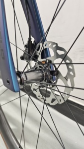 Vélo de route en fibre de carbone avec levier de vitesses électrique Shimano R7170, frein à disque, 24 vitesses, course - Product Image 3