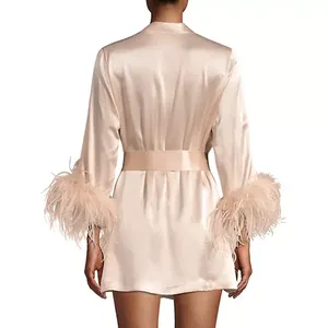 OEM abiti da <span class=keywords><strong>sposa</strong></span> <span class=keywords><strong>e</strong></span> <span class=keywords><strong>damigelle</strong></span> in raso di seta Sexy accappatoio lungo con piume per le donne termiche <span class=keywords><strong>e</strong></span> taglie forti per l'estate 2022 - Product Image 3