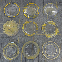 Assiette de présentation ronde en plastique transparent avec bord doré de 13 pouces pour décoration d'événements, prix d'usine