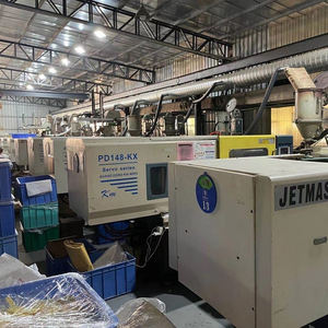 Machine de moulage plastique de 750 tonnes avec plateau extensible pour la fabrication de meubles et de chaises - Product Image 4