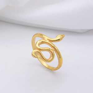 Anillos de serpiente ajustables abiertos de banda ancha trenzada de eslabones chapados en oro de 18 quilates, Nueva joyería geométrica de latón a la moda para mujeres para fiestas - Product Image 4