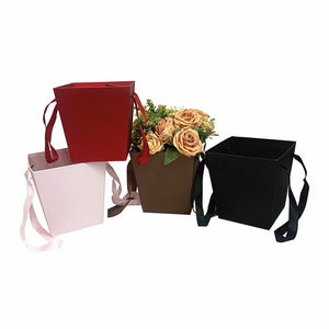 Arreglo de caja de flores de papel elegante de mano Forro de esponja de laminación mate-Bolsa de flores elegante-Bolso PARA EL Día DE LA MADRE San Valentín - Product Image 1
