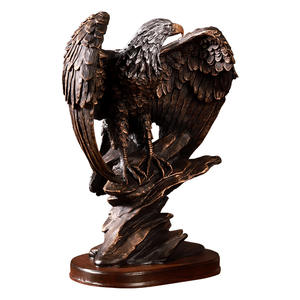 Decoración de Águila Vintage Europea al por Mayor, Decoración de Oficina, Escritorio, Librería, Vinoteca, Estatua de Águila, Artesanía de Resina - Product Image 6