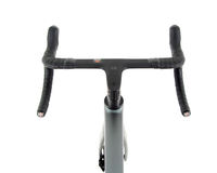Vélo de route en fibre de carbone aérodynamique 700C, 24 vitesses, frein à disque hydraulique, vélo de course, guidon intégré, axe traversant, 9,3 kg