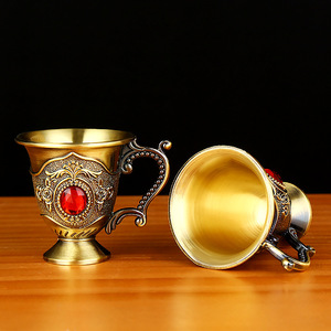 Ornements de palais antiques de style européen Verre à vin anti-goutte de luxe pour nouvelle maison Poignée créative Conception de verre à liqueur simple - Product Image 3