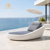 Chaise longue réglable Tevara en teck et aluminium pour l'extérieur, couleur blanche