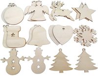 Vente en gros Petit bois Love Europe Pin sculpté Impression personnalisée Ornements de Noël Décorations Objets décoratifs