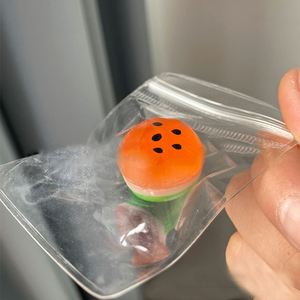 ของเล่นบีบลดความเครียดรูปผลไม้แตงโมขนาดเล็ก 2.5 ซม. ทำจาก TPR เนื้อนุ่มเหนียว ของขวัญสำหรับเด็กและผู้ใหญ่ ขายส่ง ของเล่นคลายเครียด - Product Image 4