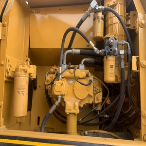 <span class=keywords><strong>รถ</strong></span>ขุดตีนตะขาบ Caterpillar CAT320D2 ปี 2018 น้ำหนัก 21.1 ตัน ความจุบุ้งกี๋ 1.0 เมตร ชั่วโมงการทำงานต่ำ คุณภาพดี <span class=keywords><strong>ราคา</strong></span>เหมาะสม - Product Image 3