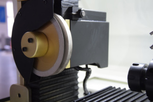 Mesin giling penggiling, mesin pemotong penggilingan CNC otomatis vertikal presisi tinggi - Product Image 2