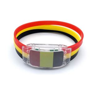 Pulsera de Silicona con Luz LED y Bandera de País Personalizada para Fanáticos del Fútbol, Venta al Por Mayor - Product Image 1