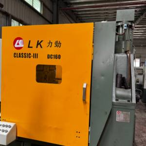 Высокоэффективный автоматический литьевой пресс для цинковых сплавов средней мощности с горячей камерой, 160 тонн, высокая производительность, многофункциональные возможности - Product Image 2