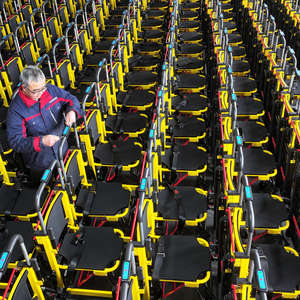 Sedia a Rotelle Manuale con Batteria al Litio 20, Disponibile OEM °   Certificato CE/ISO per Arrampicata su Collina - Product Image 4