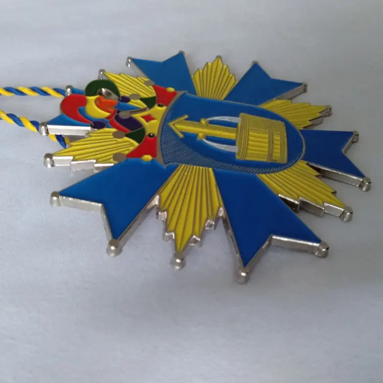 Металлическая медаль из цинкового сплава в форме звезды фиеста, медаль из мягкой эмали в Германии, Рождественский значок, металлическая награда на заказ