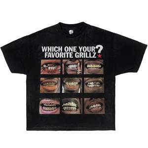 Camiseta Gráfica Boxy Grillz Oversize con Cuello Redondo para Hombre, Estilo Urbano, 100% Algodón Jersey, Estampado Frontal, Manga Corta - Product Image 1