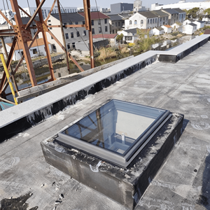 <span class=keywords><strong>Finestra</strong></span> da <span class=keywords><strong>Tetto</strong></span> <span class=keywords><strong>Motorizzata</strong></span> in Alluminio con Doppio Vetro Insonorizzato, Personalizzabile all'Ingrosso - Product Image 3