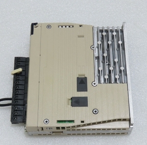 SGDV-1R6A11B ORIGINAL Yaskawa 200W MECHATROLINK II Servopack - Product Image 2
