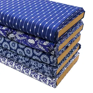 批发廉价面料由米蓝色白色自由印花100% 棉织物用于绗缝面料
