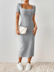 Venta al por mayor Nuevo logotipo personalizado Suéter de las mujeres Vestido largo Modelos de primavera y otoño de manga corta de color sólido Vestido de punto para las mujeres - Product Image 4